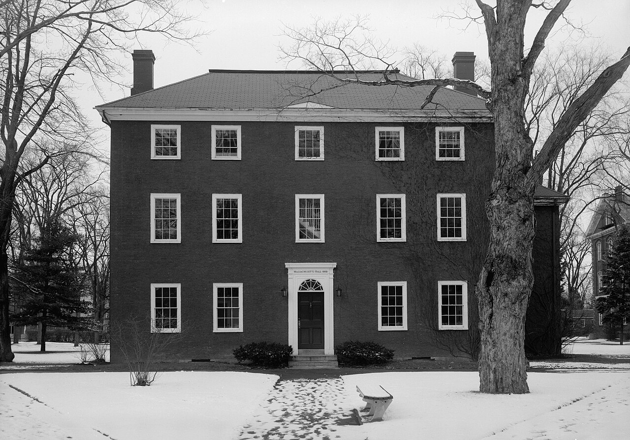 Массачусетс-холл зимой, Bowdoin College