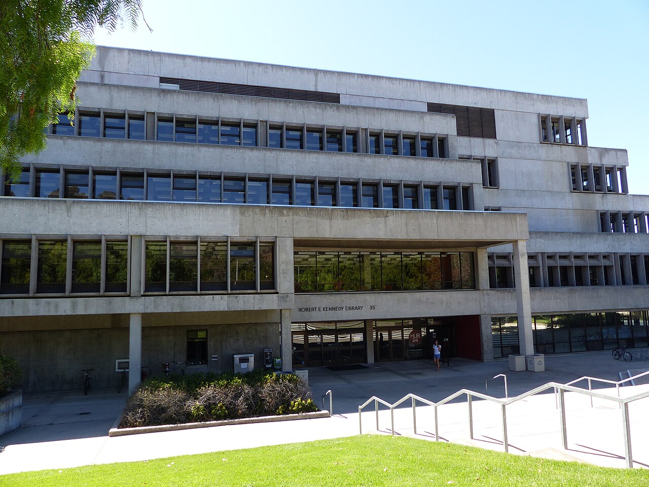 Библиотека Кеннеди, Cal Poly San Luis Obispo