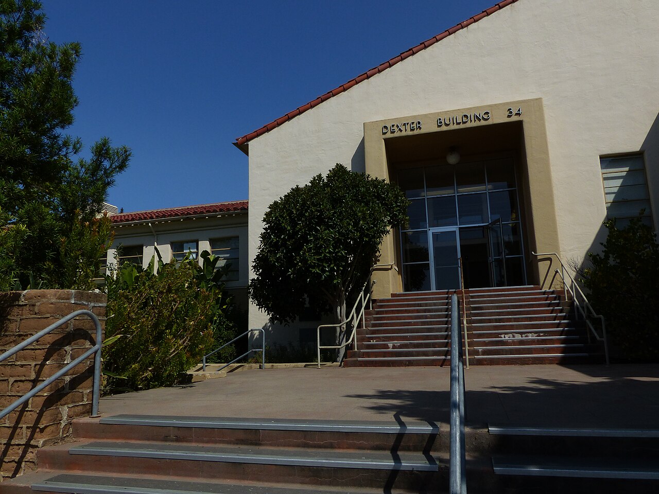 Здание Декстер, Cal Poly San Luis Obispo