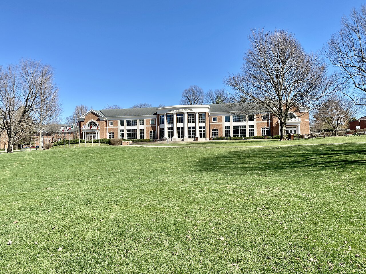 Колоннадный корпус на лужайке, Centre College