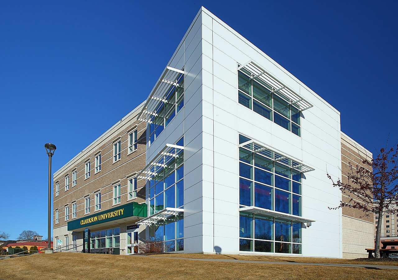 Современный учебный корпус Clarkson University