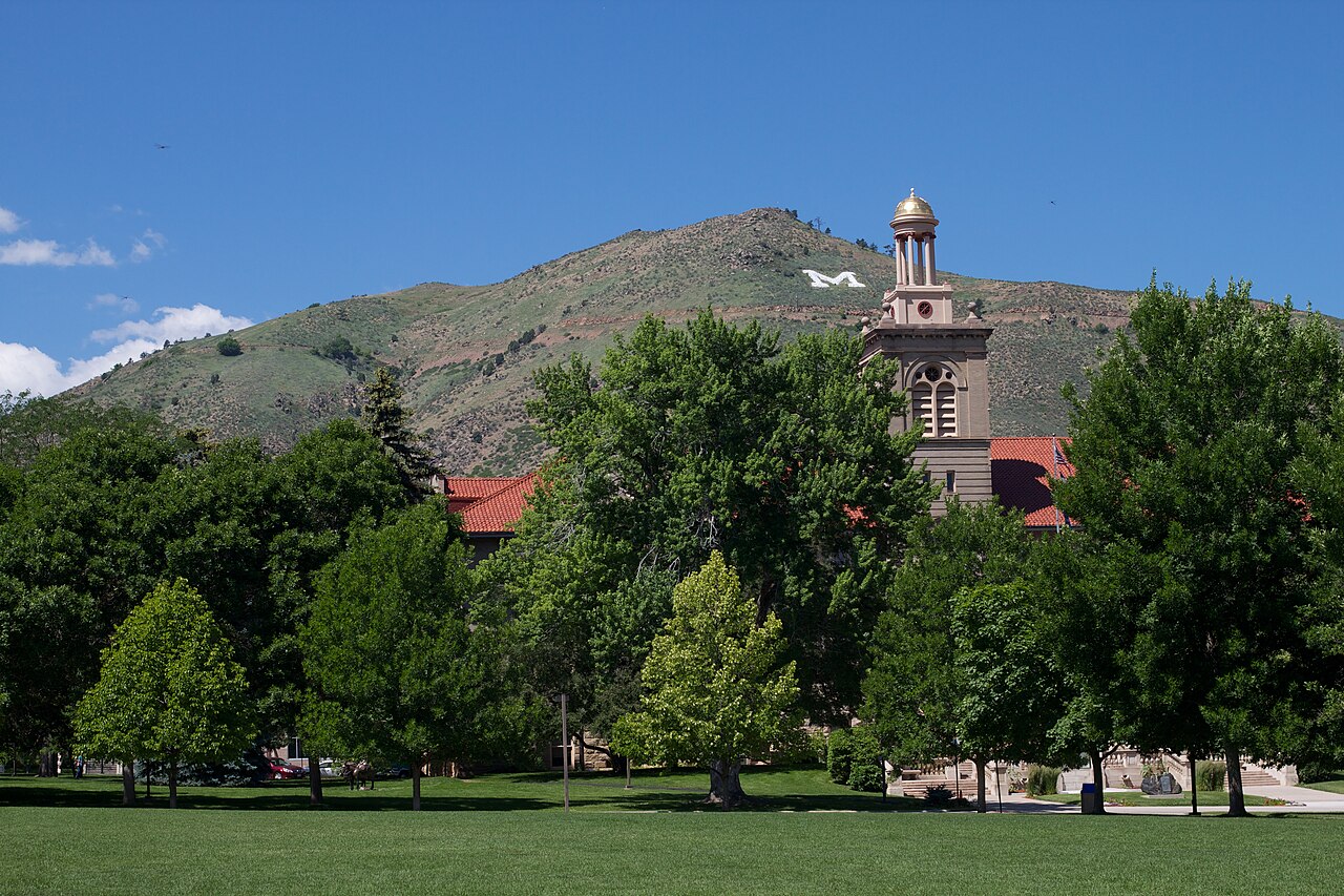 Кампус Colorado School of Mines у Скалистых гор