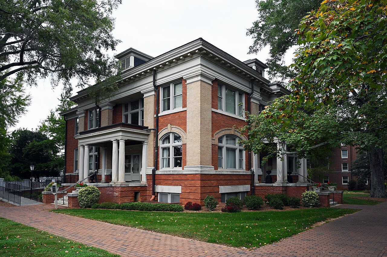 Викторианские корпуса Davidson College