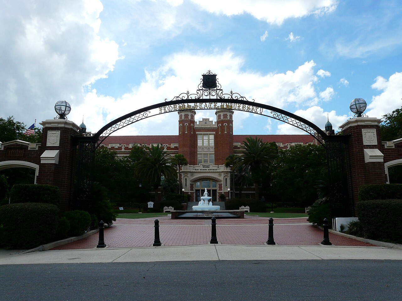 Здание Уэсткотт в кампусе Florida State University