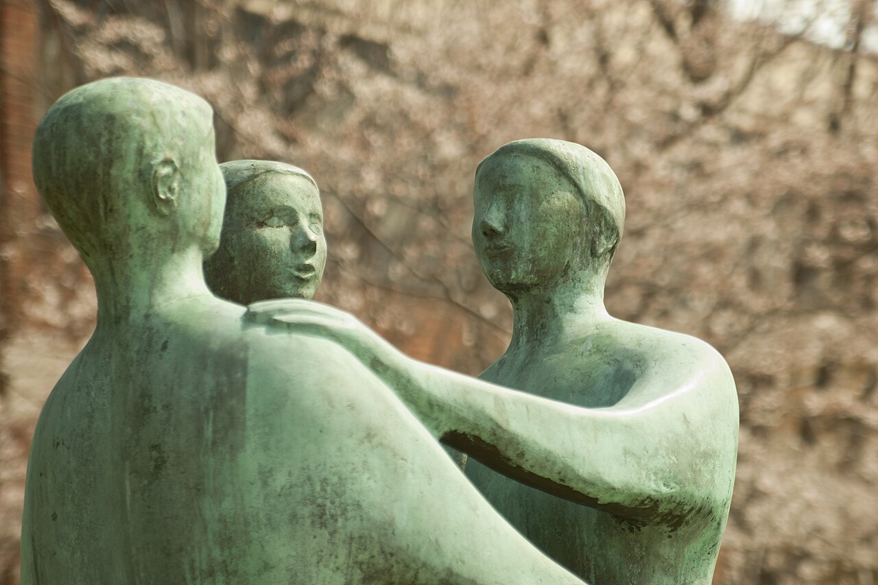 Скульптура на кампусе George Mason University