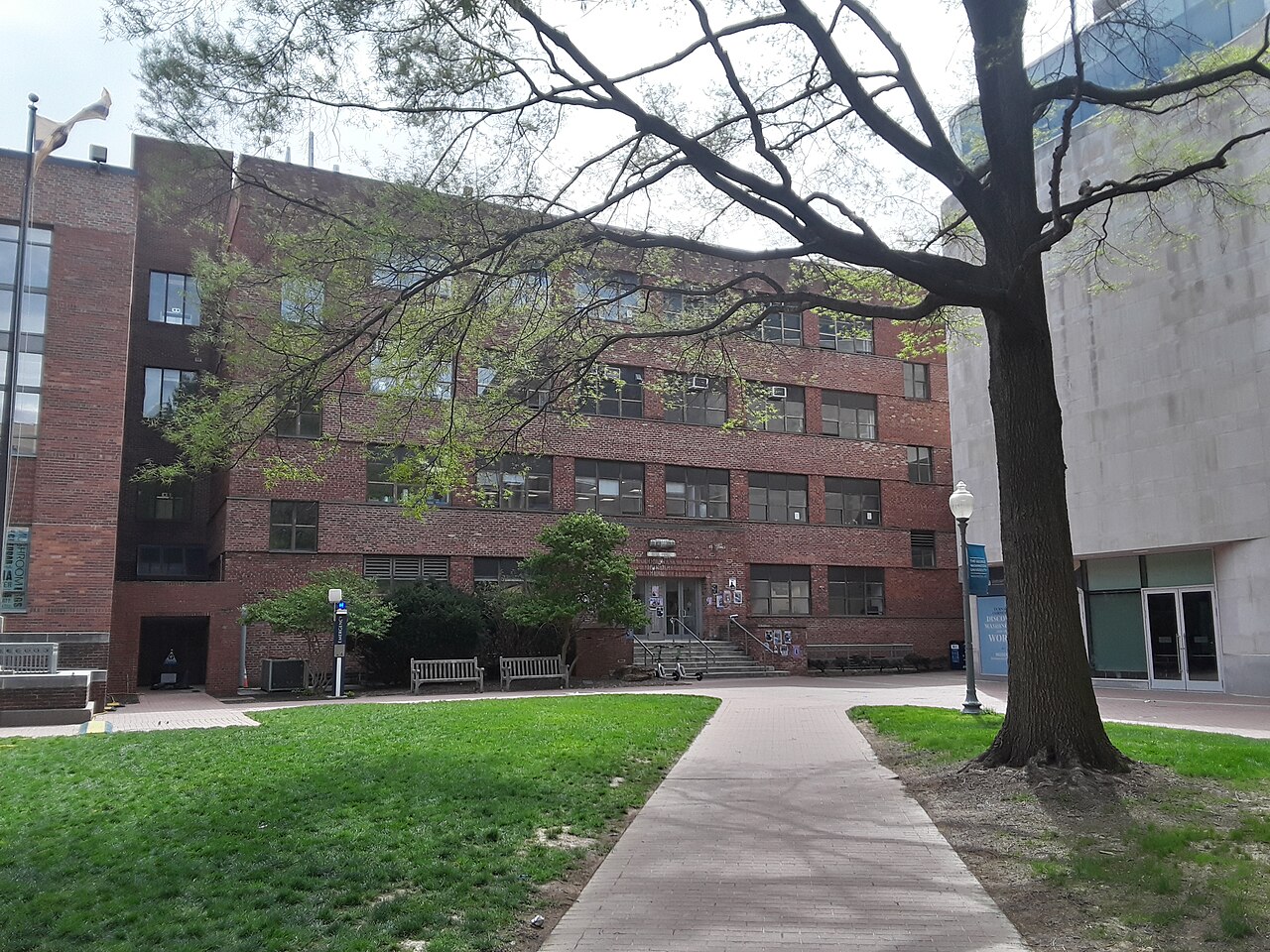 Юниверсити-Ярд в кампусе George Washington University