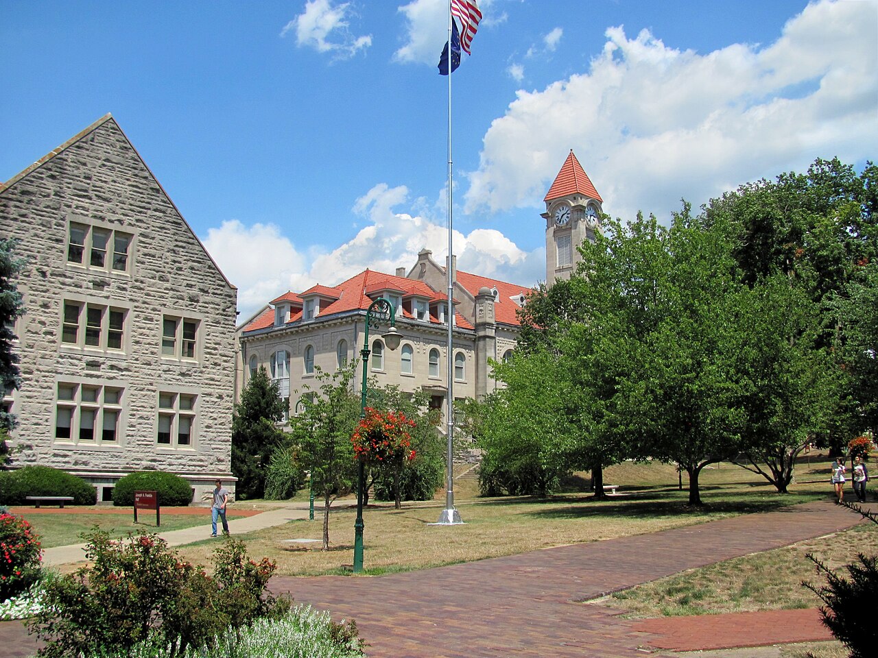 Известняковые готические корпуса Indiana University