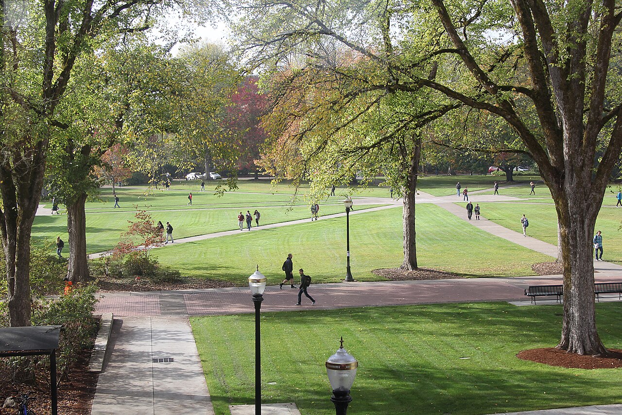 Зелёные дворы кампуса Oregon State University