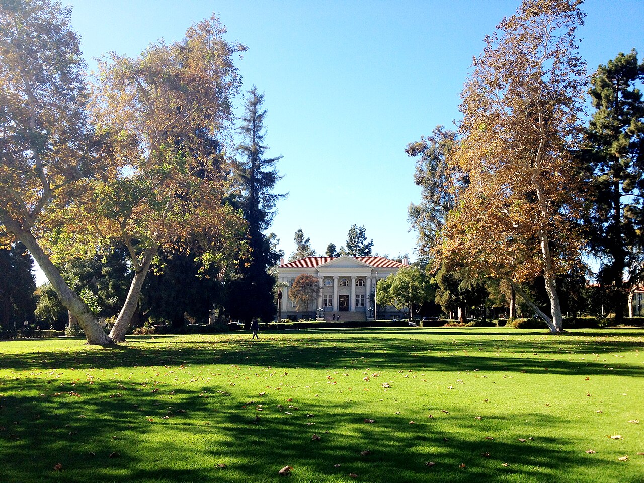 Газоны и средиземноморские корпуса, Pomona College