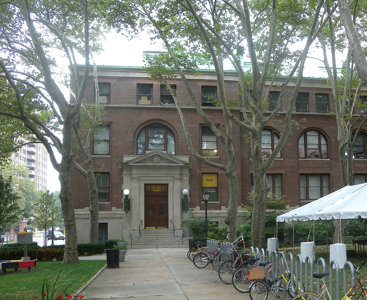 Корпус химии из красного кирпича, Pratt Institute
