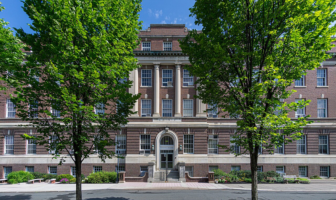 Краснокирпичные корпуса Rensselaer Polytechnic Institute