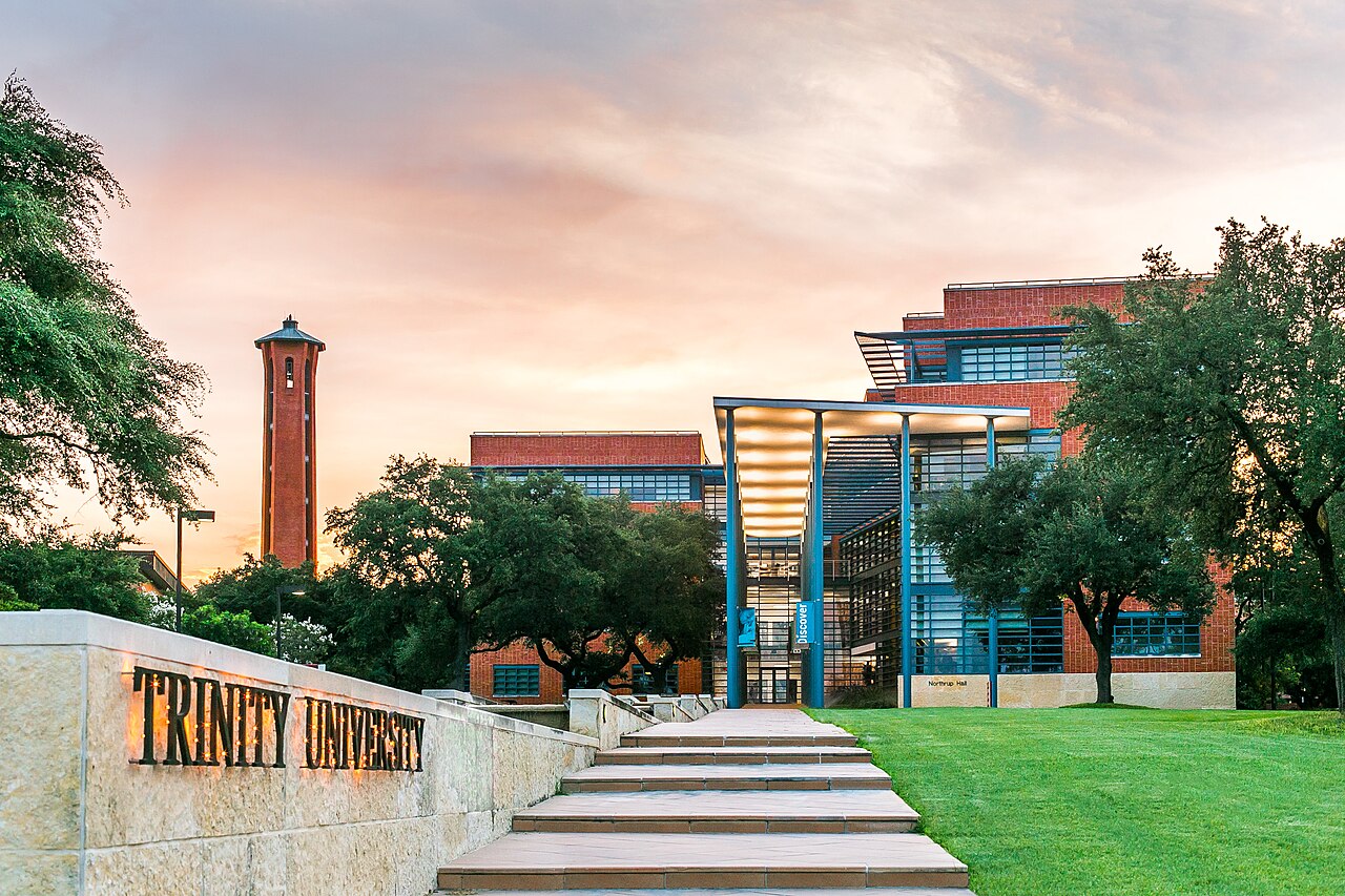 Башня Мёрчисон на закате, Trinity University