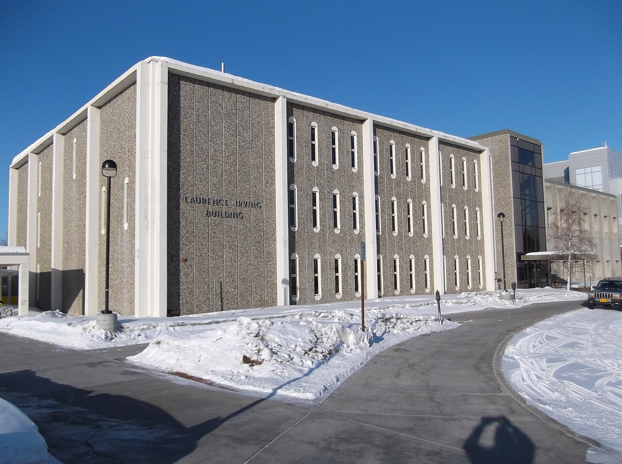 Учебный корпус University of Alaska Fairbanks зимой