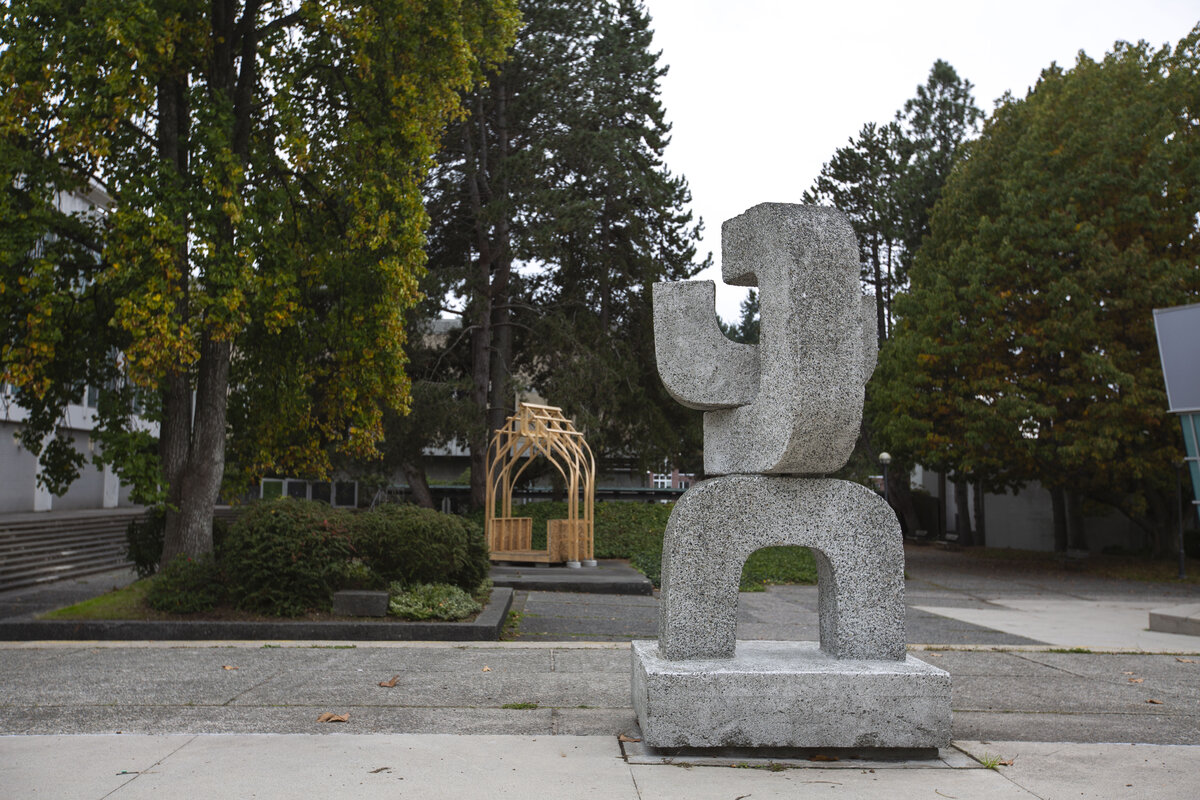 Здания и территория кампуса University of British Columbia в Ванкувере