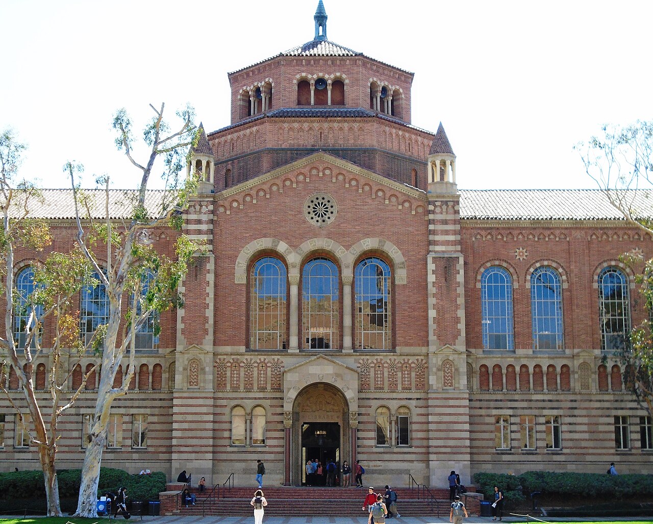 Библиотека Пауэлла в UCLA