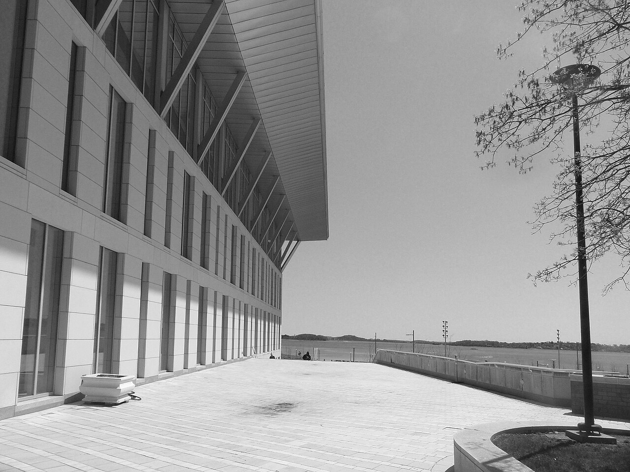 Кампус UMass Boston у гавани