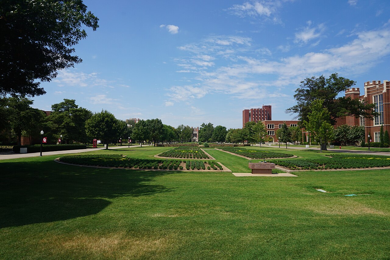 Южный овал в кампусе University of Oklahoma