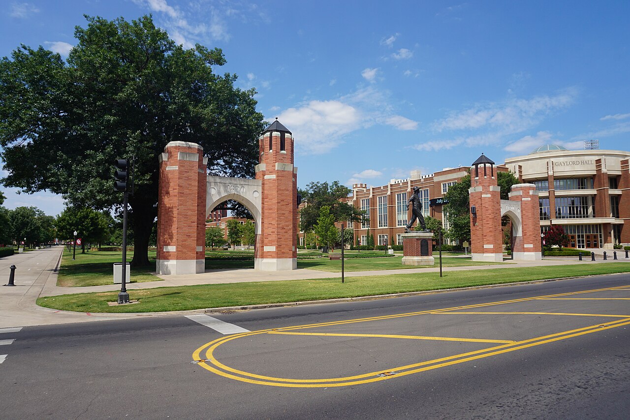 Готические арки кампуса University of Oklahoma