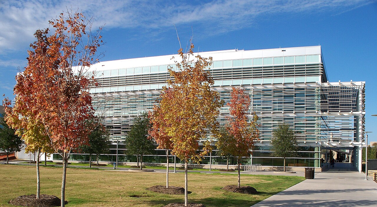 Современные корпуса University of Texas at Dallas