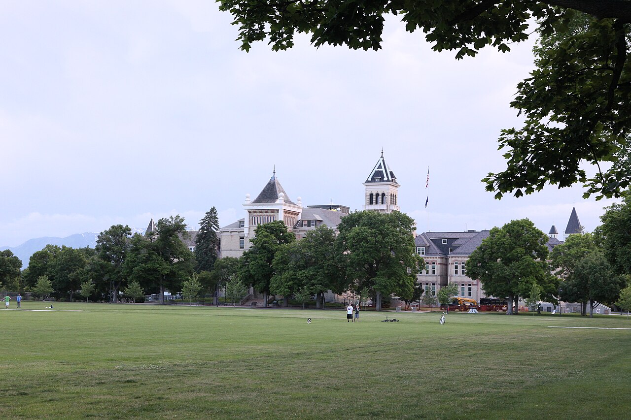 Квадрат кампуса Utah State University