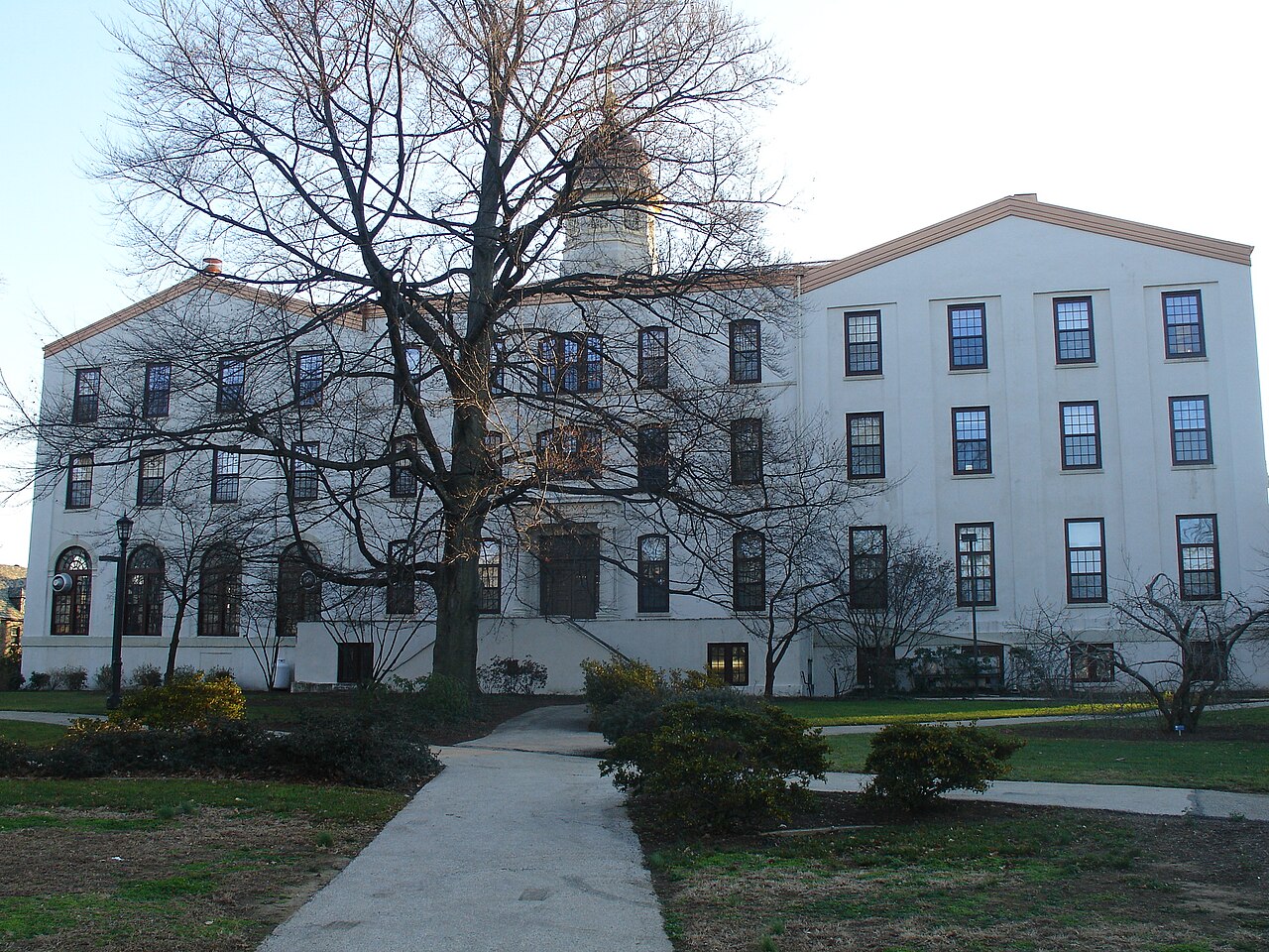 Исторический корпус с куполом, Villanova University